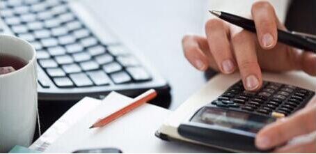 公司成立初期未來財務難料，是否需要代理做賬？